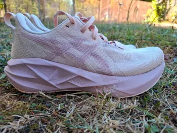Gebrauchtes Asics Novablast 5 bike — Bild 6 von 8