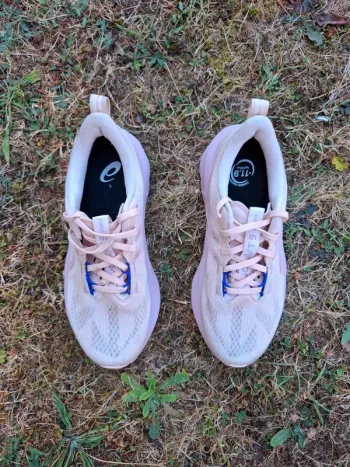 Gebrauchtes Asics Novablast 5 bike — Bild 3 von 8