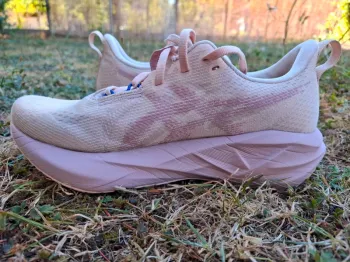 Gebrauchtes Asics Novablast 5 bike — Bild 5 von 8