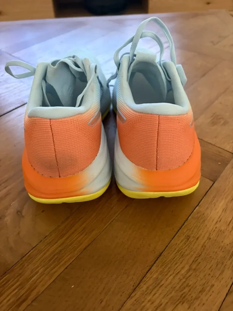 Used Asics Cumulus 28 bike — image 4 of 7