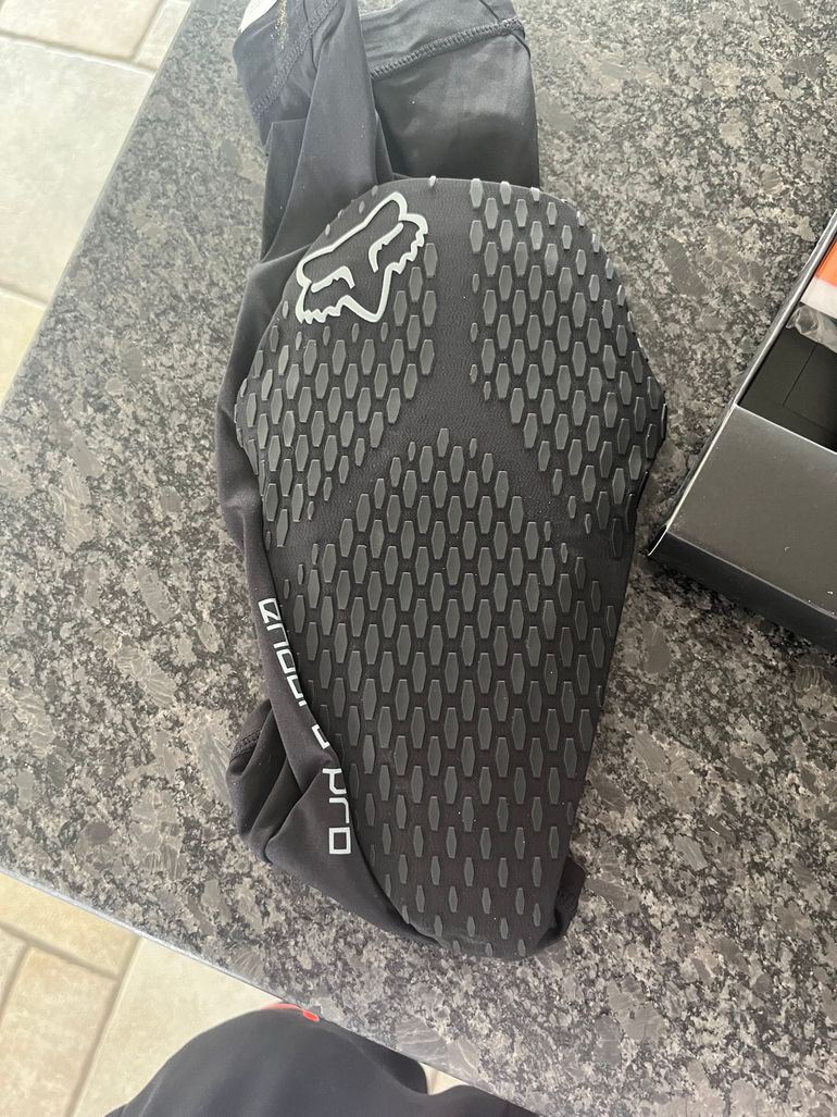 Used Fox Enduro pro knee guard 2024 bike — image 2 of 3