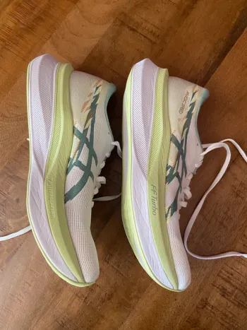 Used Asics Magic Speed 4 bike — image 3 of 4