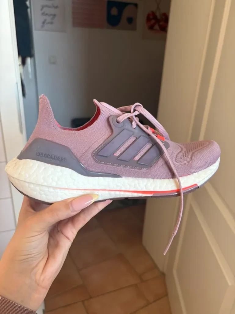 Used Adidas Ultraboost 22 bike — image 2 of 4