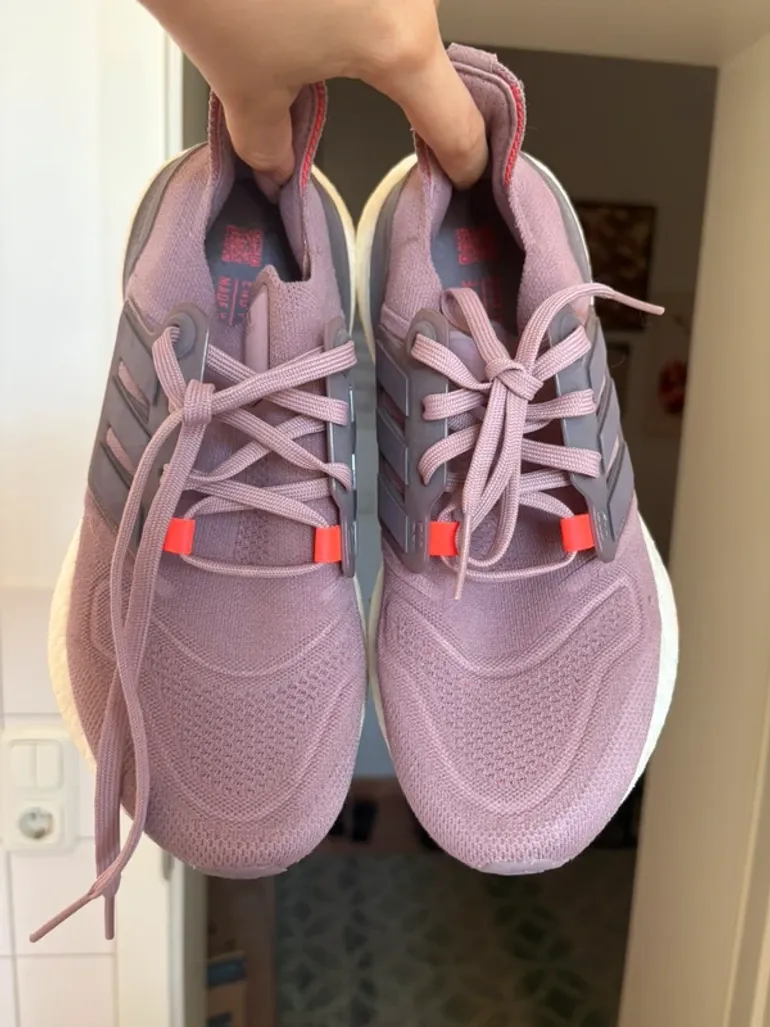 Used Adidas Ultraboost 22 bike — image 1 of 4