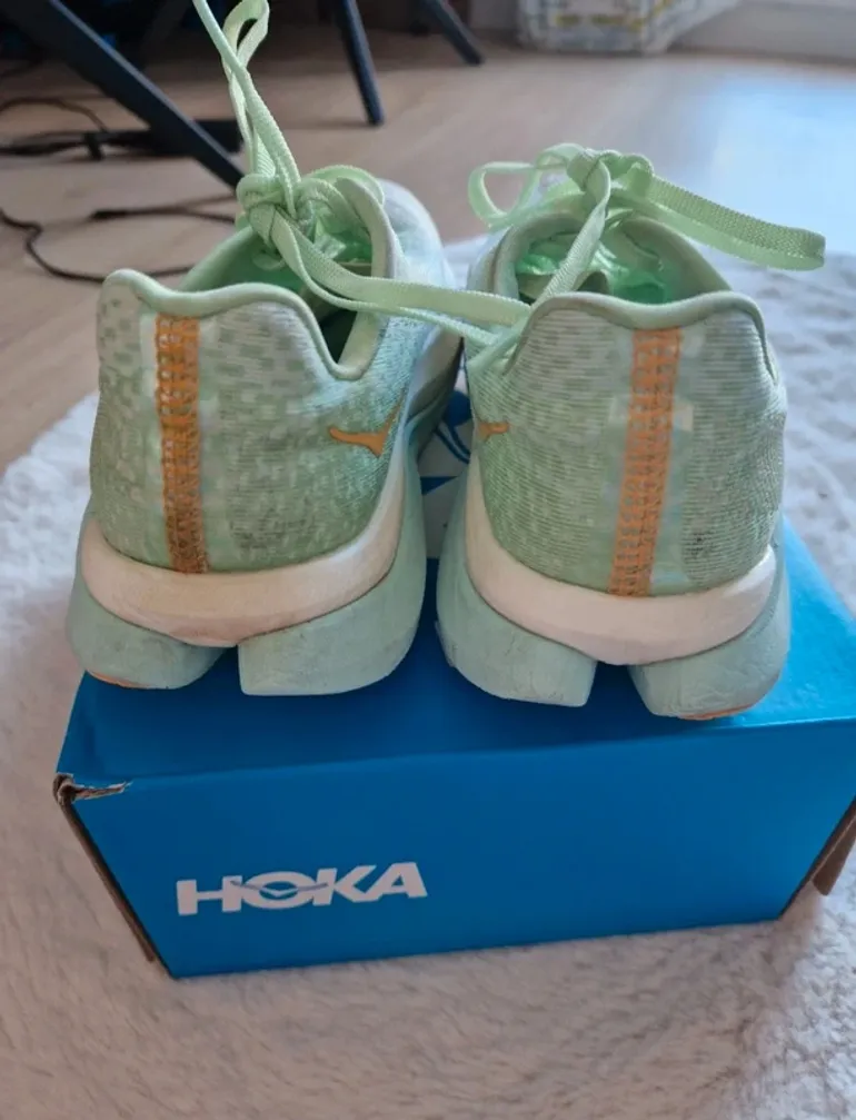Used Hoka Mach X bike — image 4 of 6