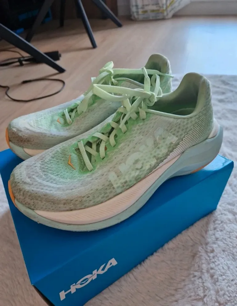 Used Hoka Mach X bike — image 2 of 6