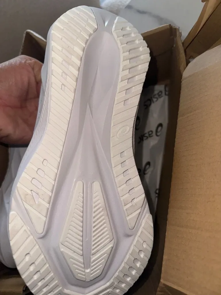 Used Asics Novablast bike — image 3 of 3