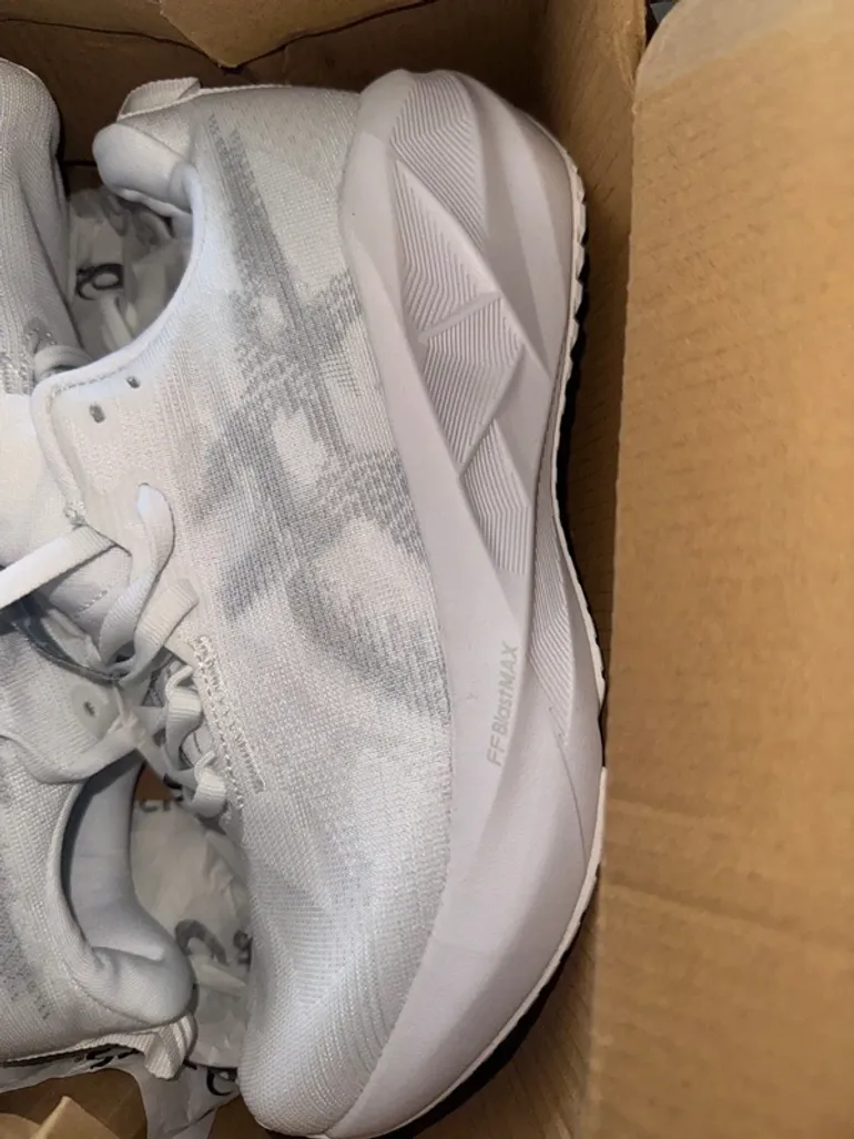 Used Asics Novablast bike — image 2 of 3