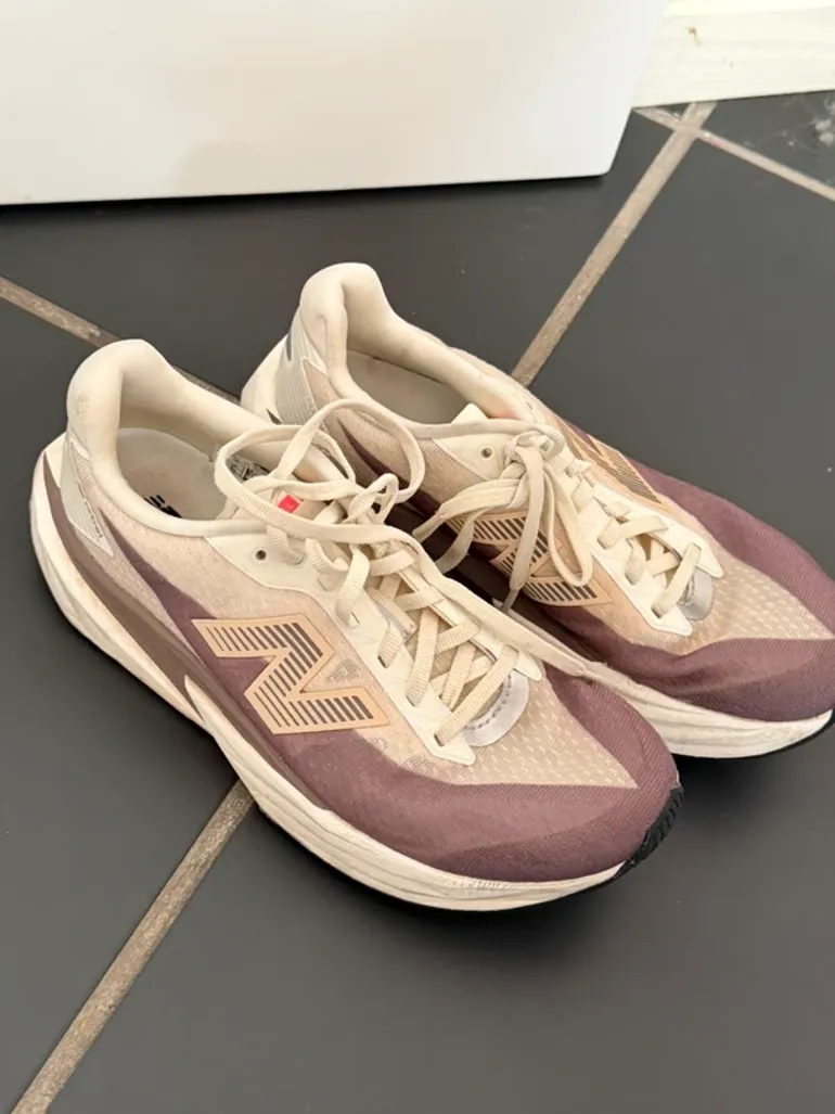 Used New Balance FuelCell Rebel bike — image 3 of 7