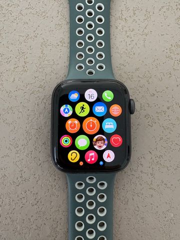 Nike Apple Watch SE Electronics d'occasion