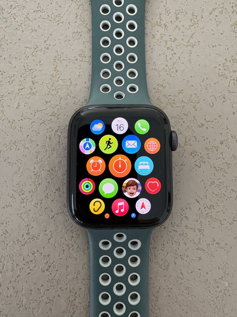 Used Nike Apple Watch SE Electronics