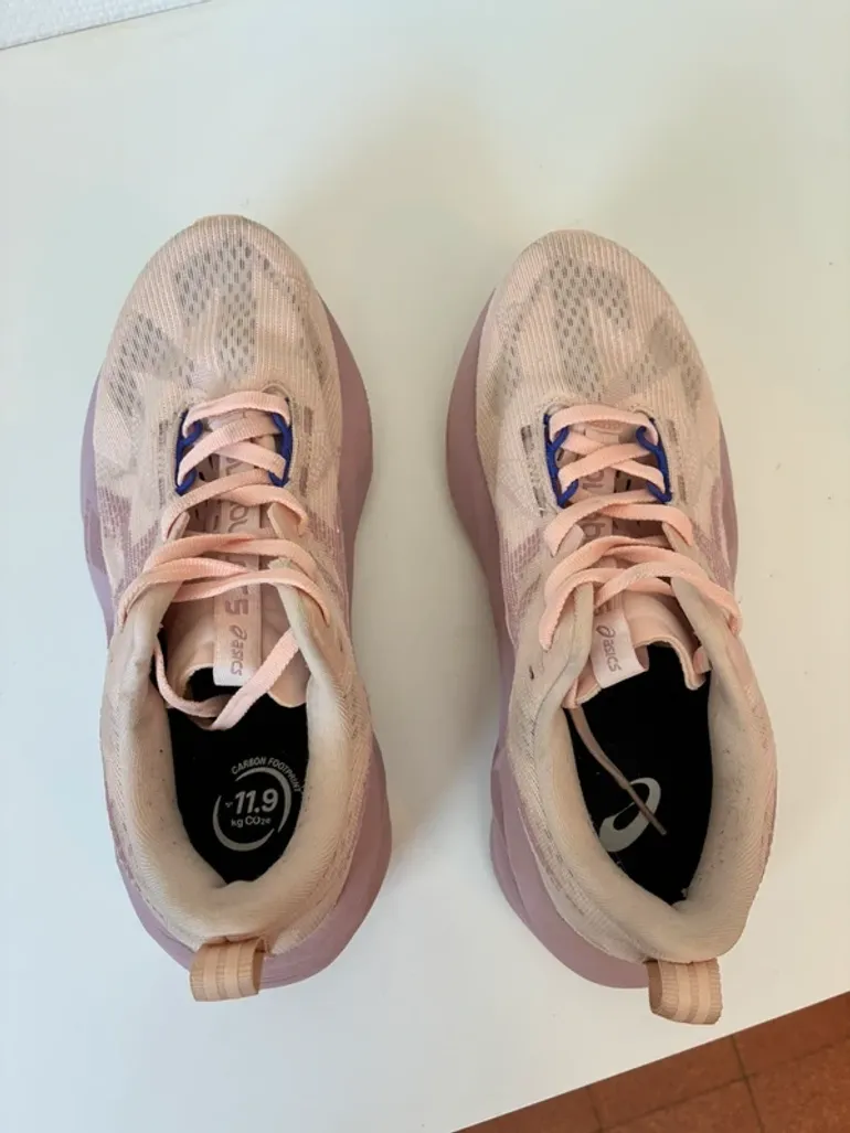 Used Asics Novablast 5 bike — image 2 of 11