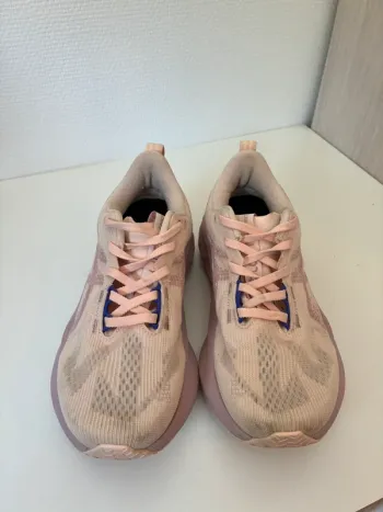 Used Asics Novablast 5 bike — image 3 of 11