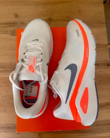Gebrauchtes Orange Nike Structure 26 Running Shoes