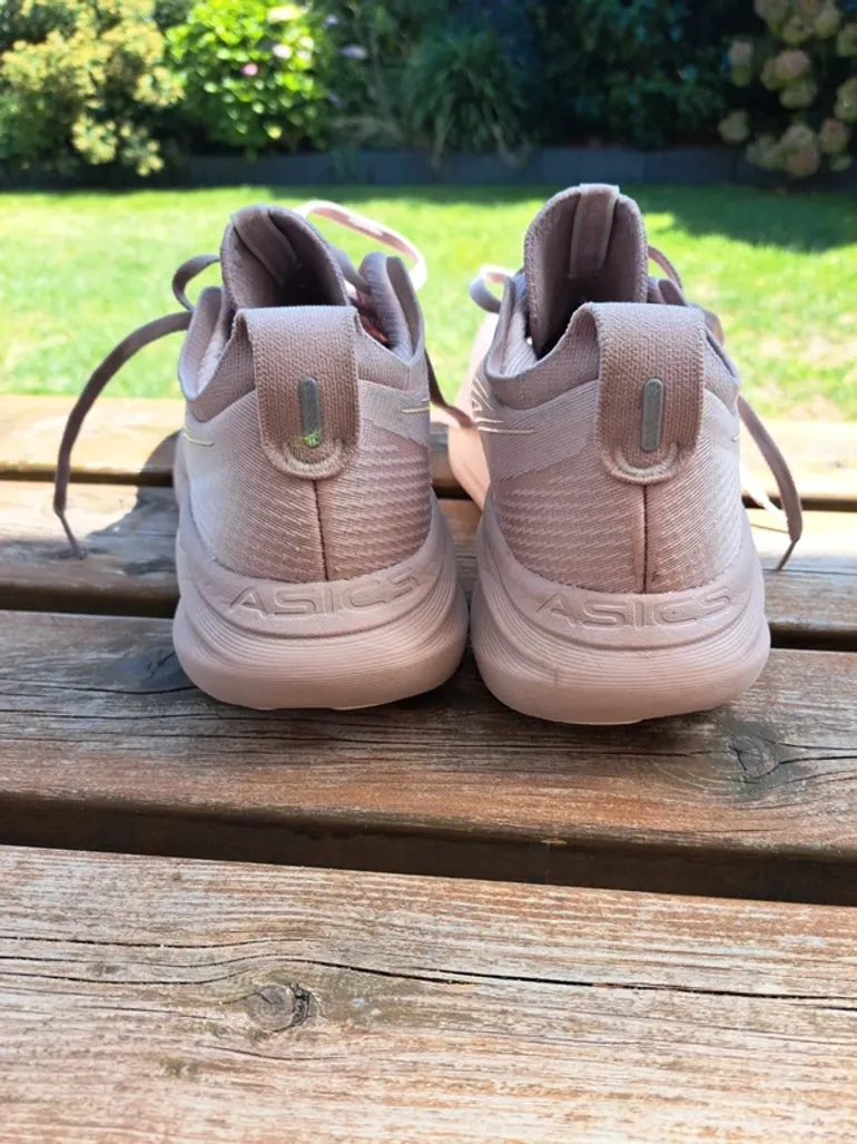 Used Asics Gel-Nimbus 27 bike — image 4 of 4