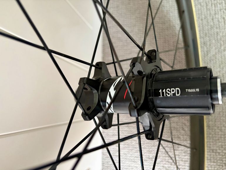 Brugt Zipp 303 Firecrest 2023 bike — billede 5 af 8