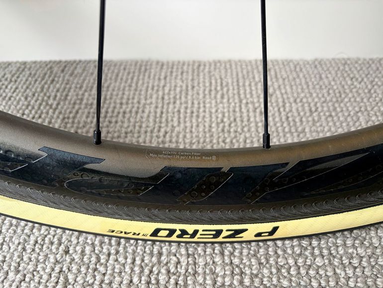 Brugt Zipp 303 Firecrest 2023 bike — billede 6 af 8