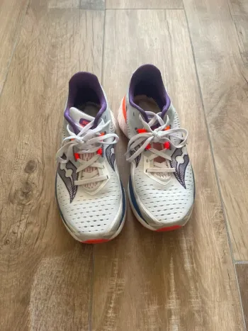 Used Saucony Endorphin Speed 3 bike — image 3 of 4