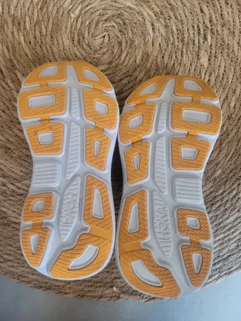Tweedehands Hoka Bondi 9 bike — afbeelding 6 van 7