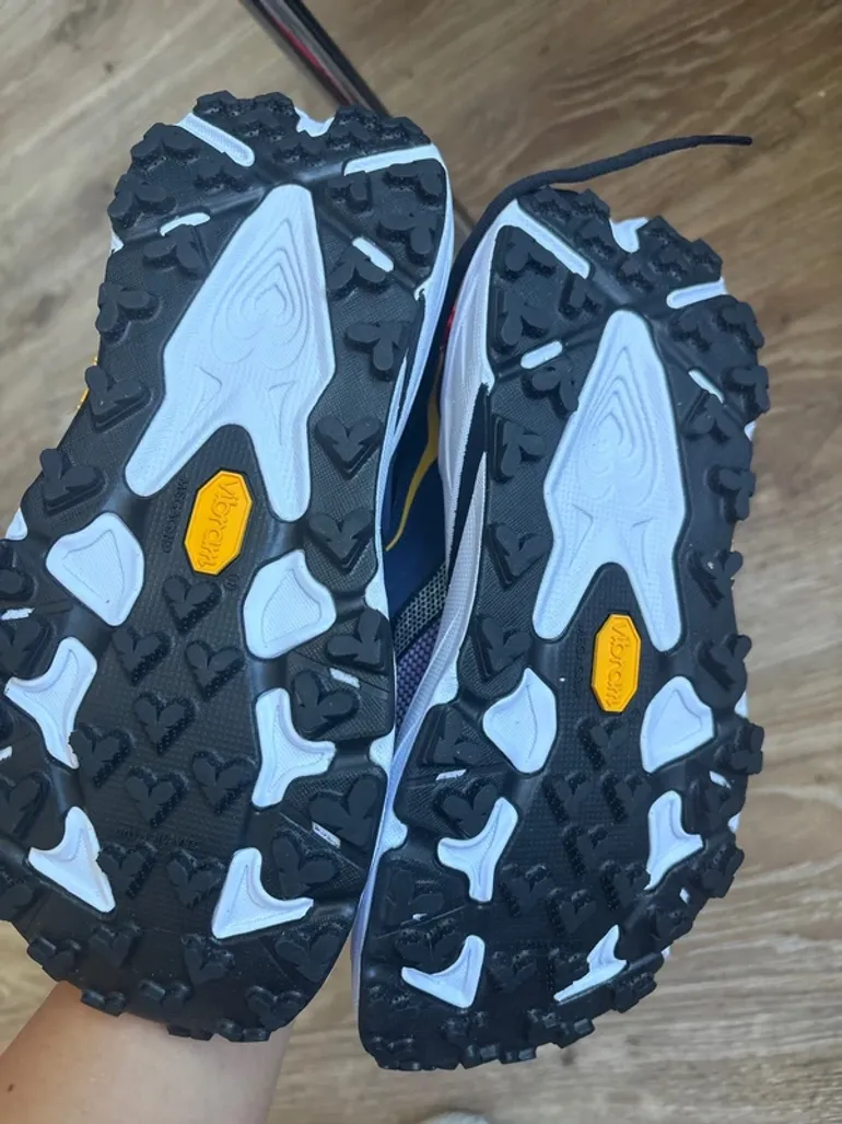 Used Hoka Speedgoat 7 bike — image 3 of 8