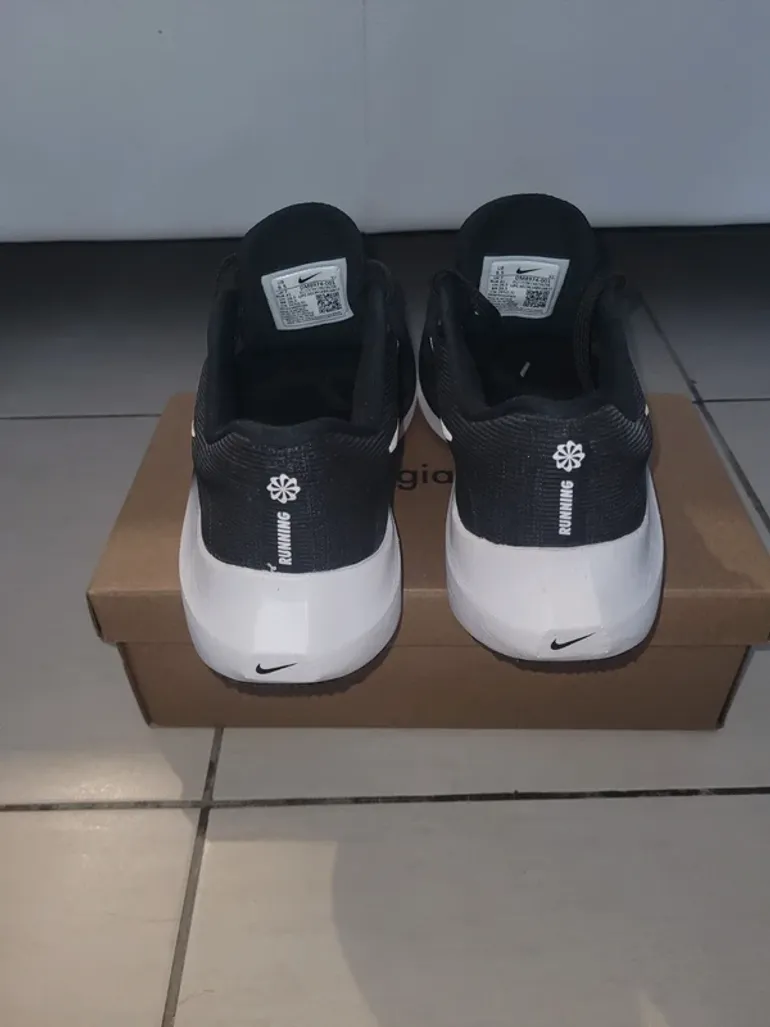 Used Nike Zoom Fly 5 bike — image 4 of 5