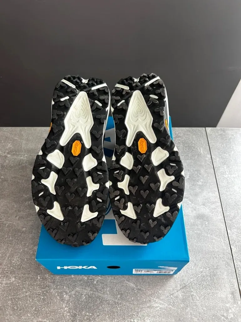 Used Hoka Speedgoat 7 bike — image 3 of 4