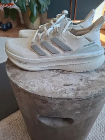 Gebrauchtes Adidas Ultraboost Light Boost bike — Bild 1 von 6
