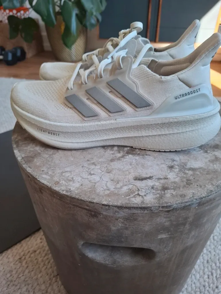 Gebrauchtes Adidas Ultraboost Light Boost bike — Bild 1 von 6
