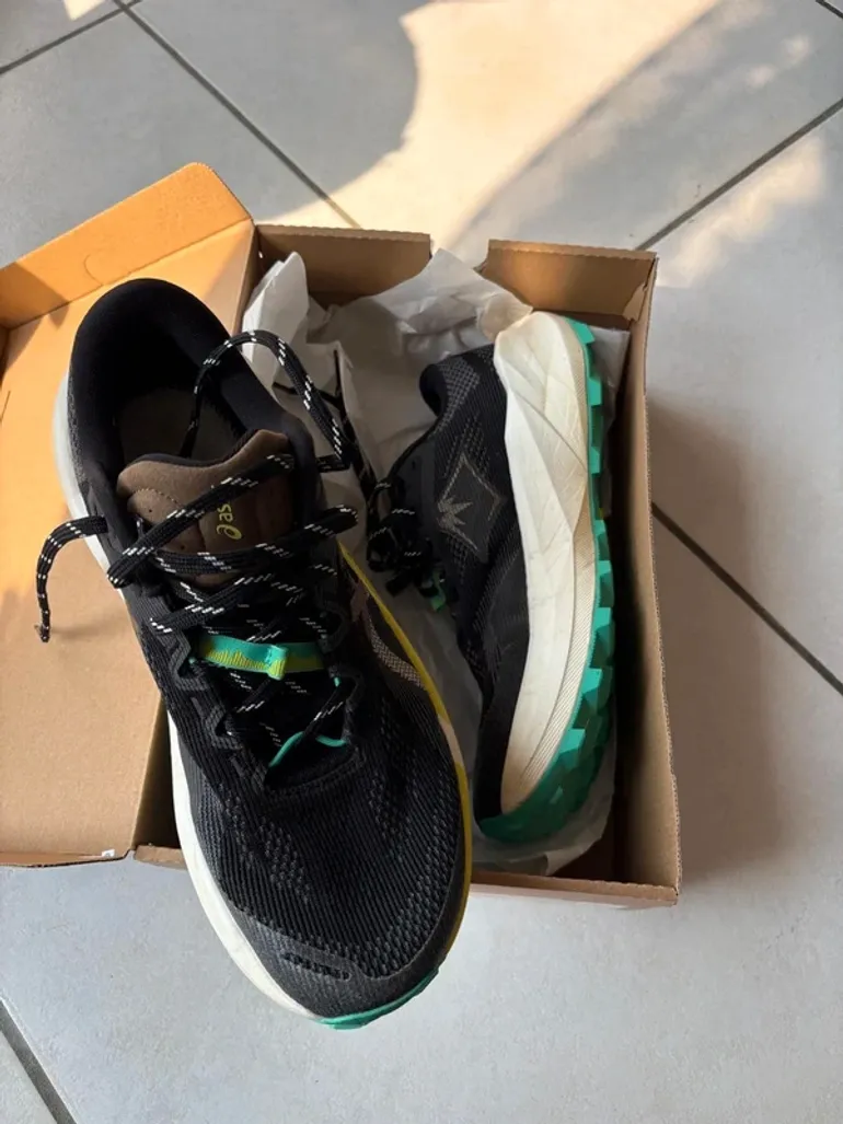 Tweedehands Asics Trabuco 14 bike — afbeelding 3 van 5