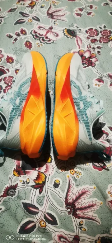 Použité Asics Novablast 5 Running Shoes