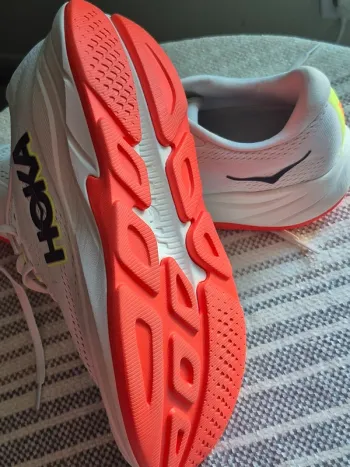 Used Hoka Rincon 4 bike — image 7 of 11