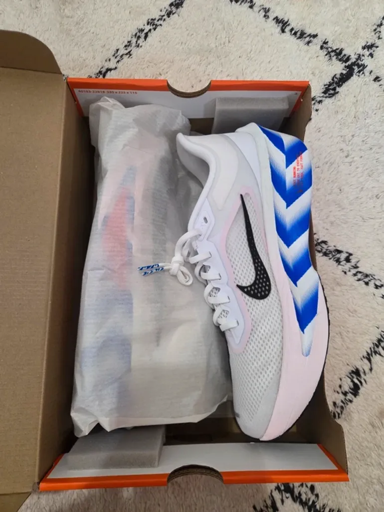 Used Nike Zoom Fly 6 bike — image 10 of 10