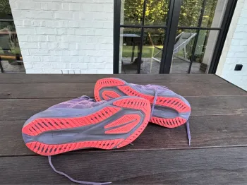 Asics Novablast 5 bike d'occasion — image 3 sur 7