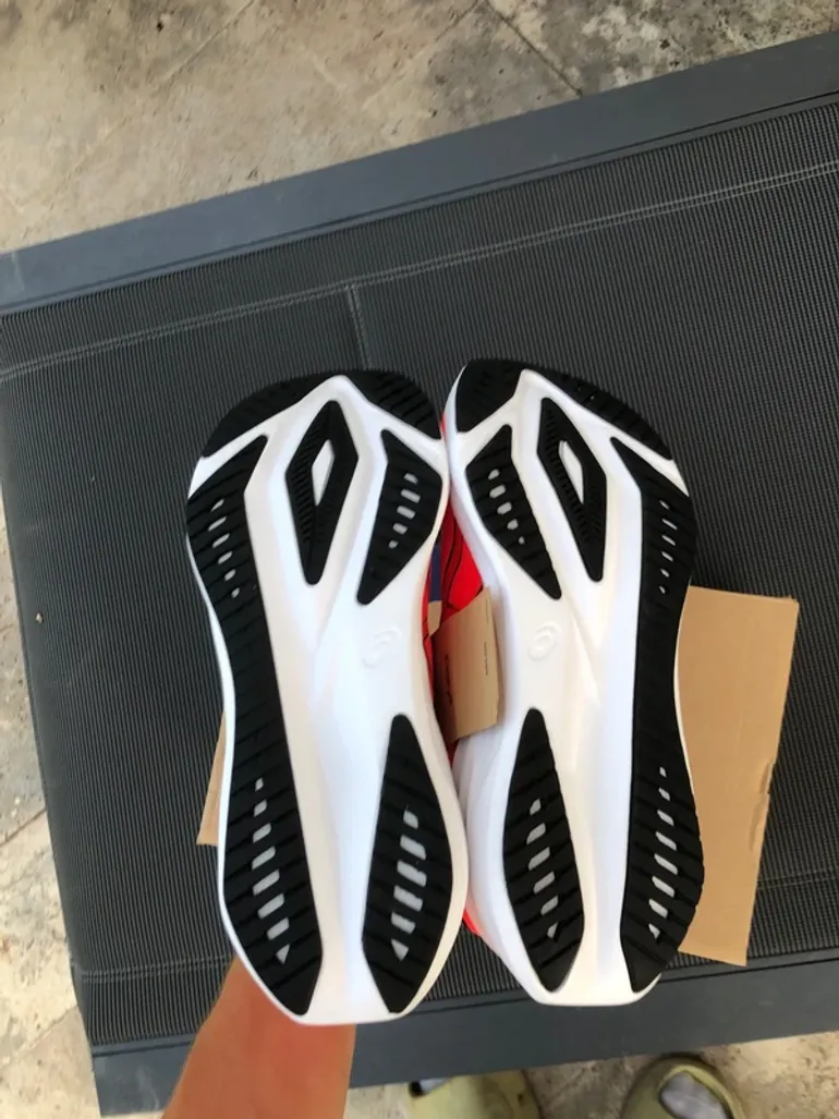 Used Asics Running Shoes bike — image 4 of 7