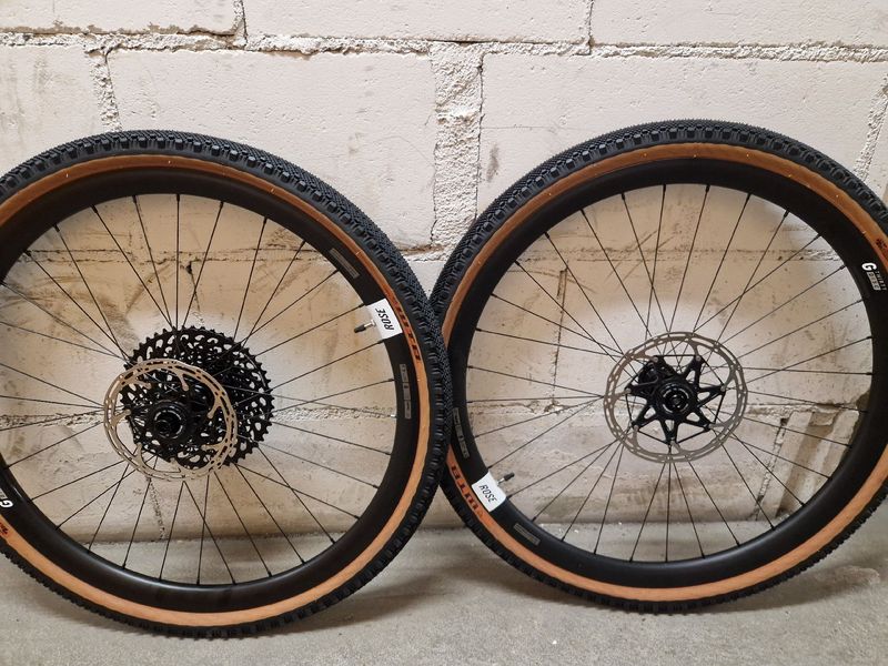 Brugt Rose G Thirty Disc Gravel Laufradsatz 27, 5" / 650B inkl. WTB Reifen, SRAM Kassette & Scheiben 2023 Wheels