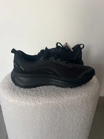 Używany Nike Vomero 18 GTX bike — zdjęcie 3 z 8