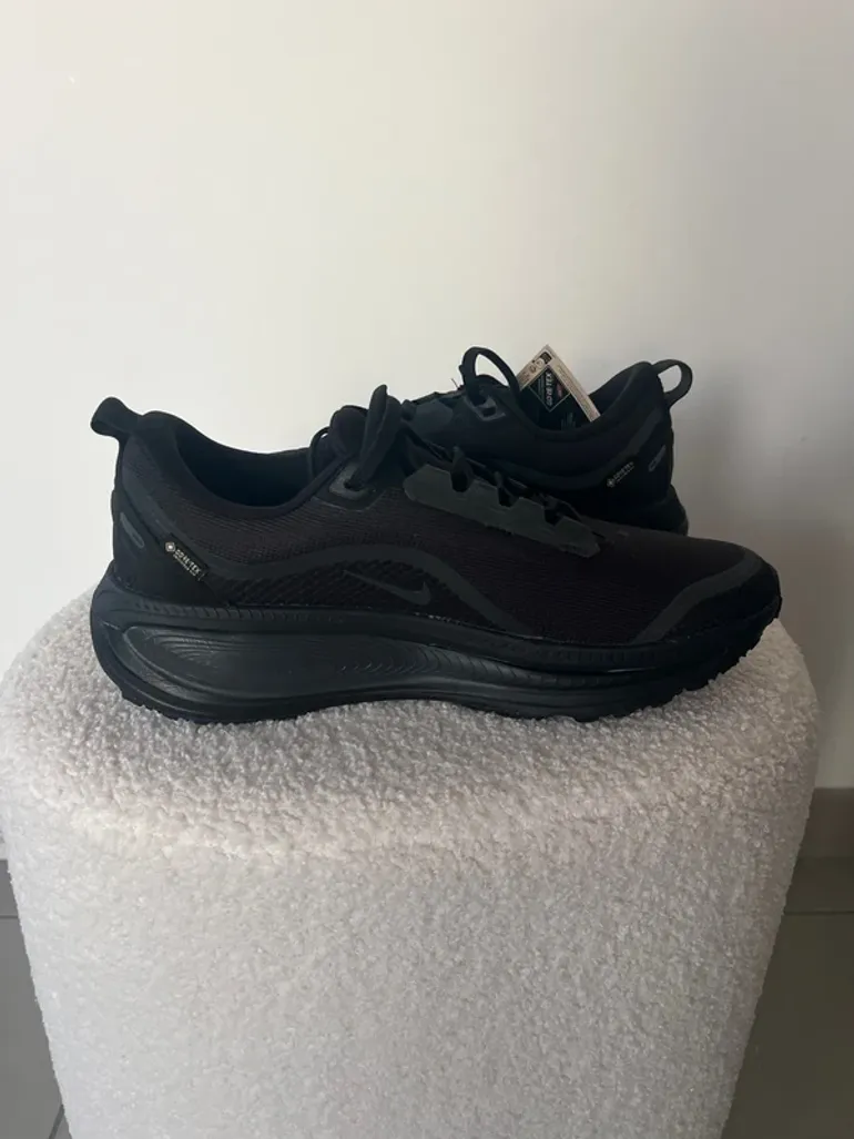 Używany Nike Vomero 18 GTX bike — zdjęcie 3 z 8