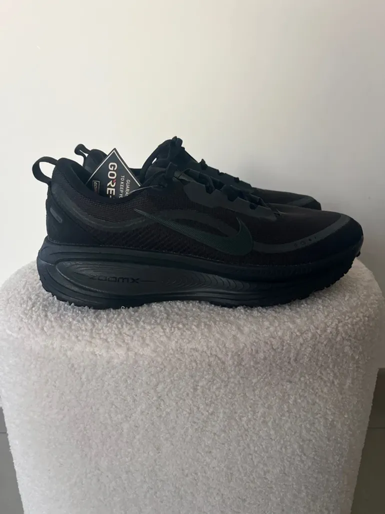 Używany Nike Vomero 18 GTX bike — zdjęcie 1 z 8