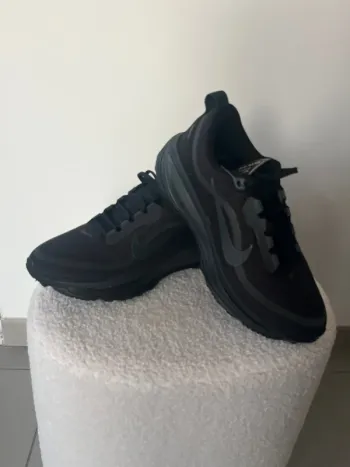 Używany Nike Vomero 18 GTX bike — zdjęcie 7 z 8