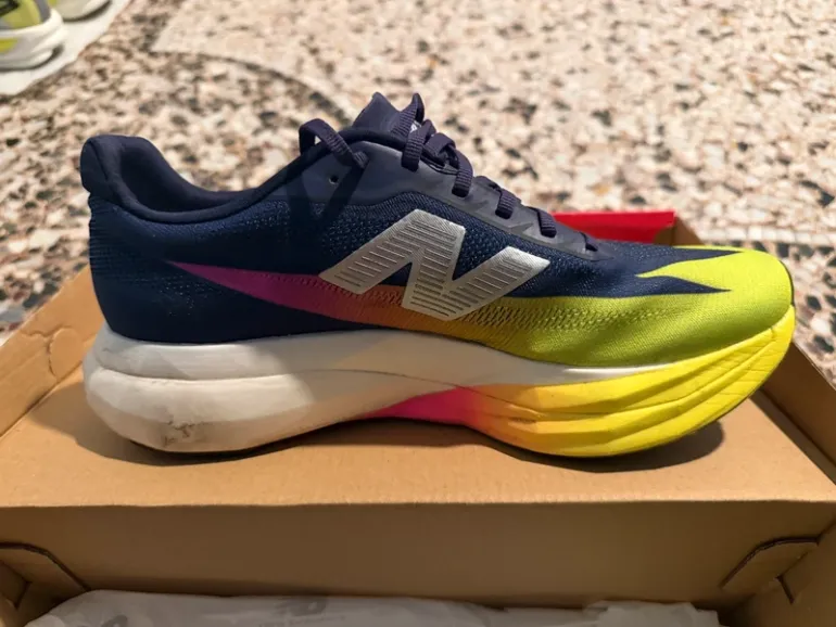 New Balance Fuelcell Supercomp ELITE V5 bike usato — immagine 3 di 7