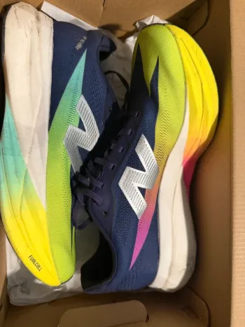 New Balance Fuelcell Supercomp ELITE V5 bike usato — immagine 1 di 7