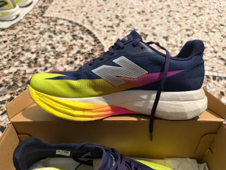 New Balance Fuelcell Supercomp ELITE V5 bike usato — immagine 5 di 7