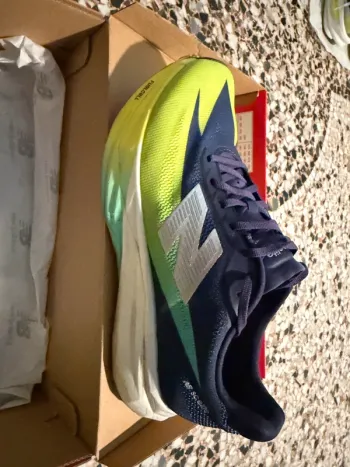 New Balance Fuelcell Supercomp ELITE V5 bike usato — immagine 2 di 7