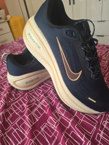 Used Nike Vomero Plus bike — image 11 of 11
