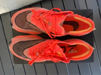 Tweedehands Nike ZoomX Vaporfly NEXT% bike — afbeelding 2 van 3