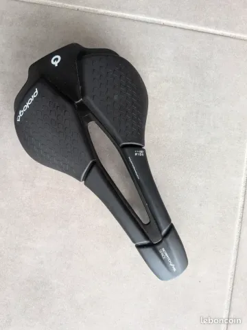 Used Prologo Scratch M5 Space Nack Saddles & Seatposts