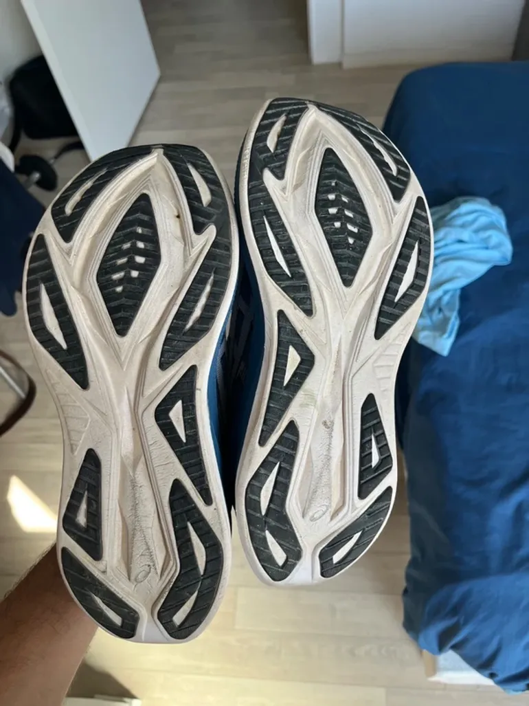 Used Asics Superblast 2 bike — image 4 of 6