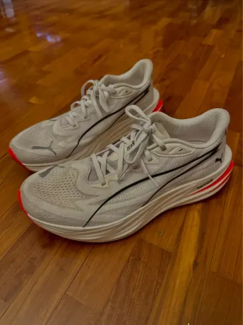 Used Lightweight Deviate Pure Running Shoes
