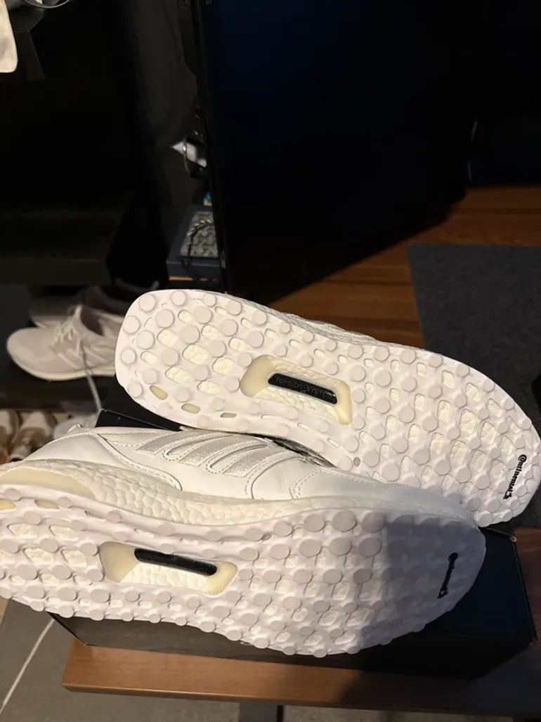 Tweedehands Adidas Ultra Boost bike — afbeelding 4 van 5