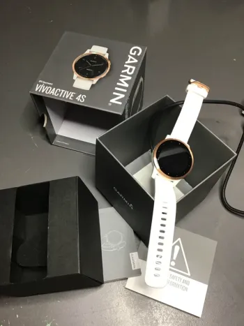 Używany Garmin Vivoactive 4s bike — zdjęcie 2 z 15
